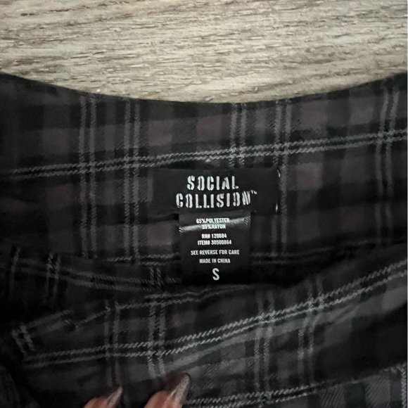 Gray plaid mini skirt - Picture 4 of 4